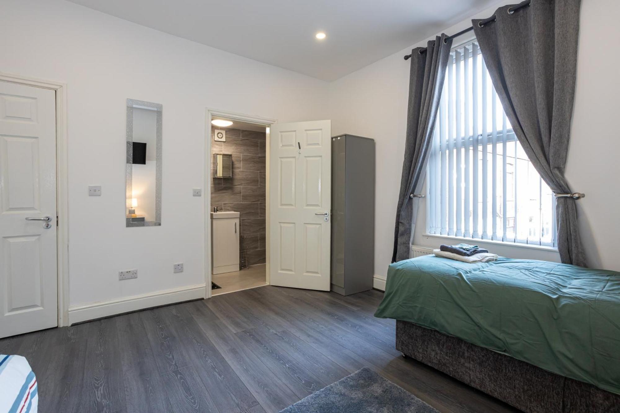 Tco Luxury House Bed & Breakfast Ливърпул Стая снимка